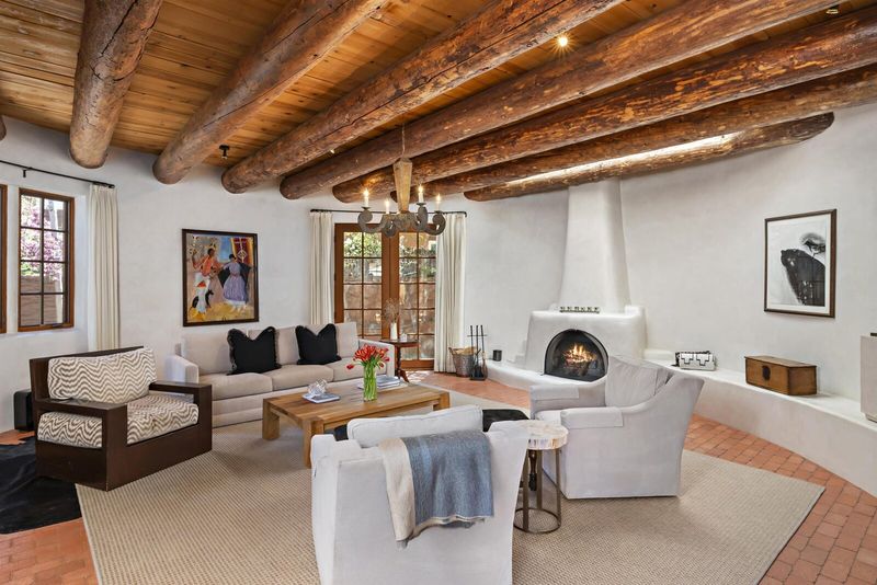 Old Living Room Looks Fading Away From New Mexico Houses - Decor Hint Adobe-Style Rounded Walls Everywhere