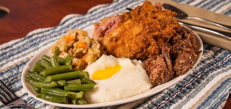 10 Old-School Indiana Buffets That Never Left The '80s - Decor Hint Blue Gate Restaurant & Bakery - Shipshewana