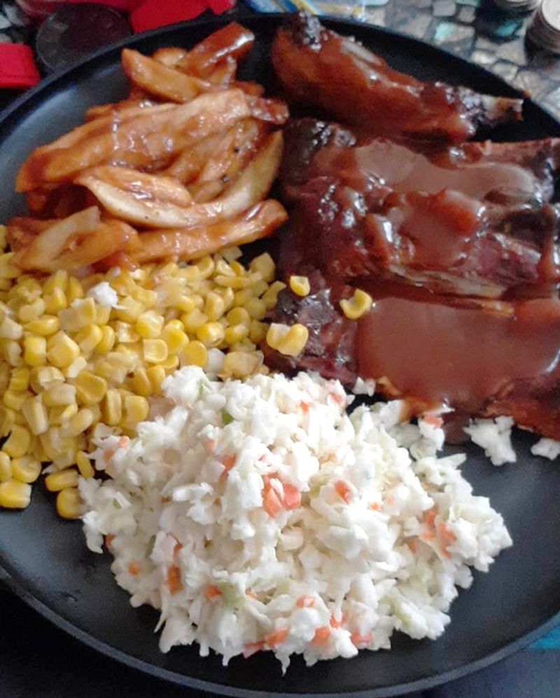 13 Illinois Soul Food Restaurants Serving Up That Sunday Flavor All Week - Decor Hint Uncle John's BBQ & Soul Food