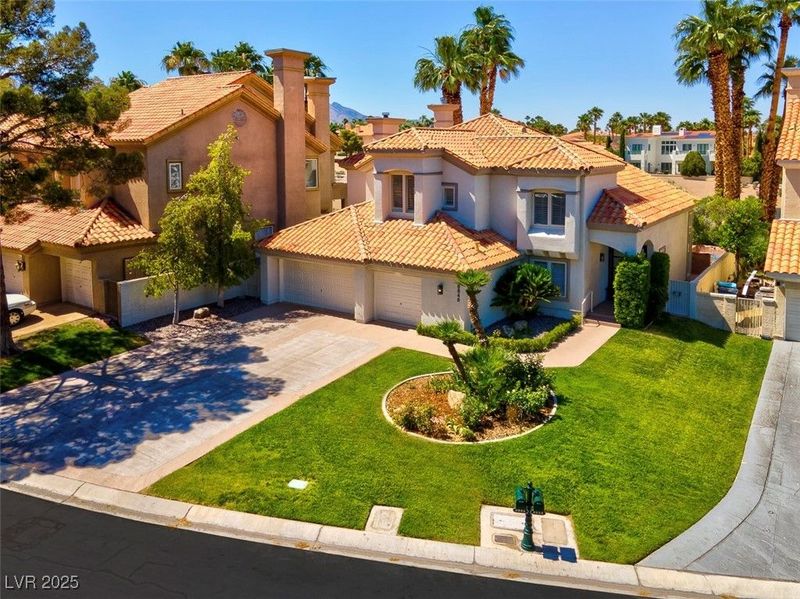 1990s Builder-Grade Tract Homes