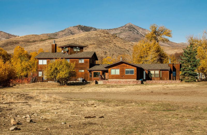 13 Types Of Homes In Nevada Predicted To Gain Value By 2026 (With 6 Likely To Do Best) - Decor Hint Ranch-Style Properties On Larger Lots