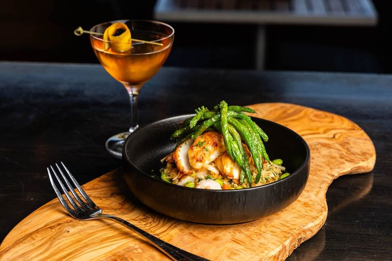 Minimalism Is Over In Illinois Restaurants And The Nostalgic Tavern Era Has Begun - Decor Hint Guest Experience & Menu Implications