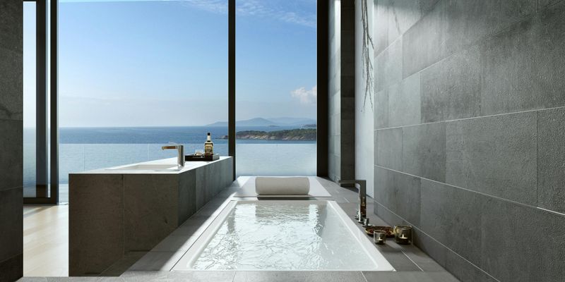 Common Design Traits Of America's Most Expensive Coastal Mansions - Decor Hint Luxury Bathrooms