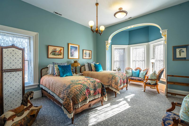 Nevada's 1876 Rinckel Mansion Shines With Gold And Hand-Painted Splendor - Decor Hint Bedrooms And Private Chambers
