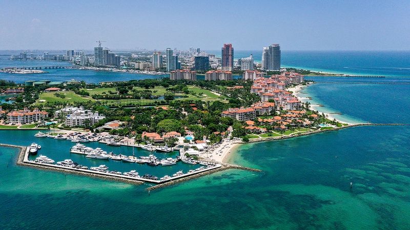 Discover Florida's 50 Most Elite Suburbs, Miami Takes The Lead - Decor Hint Fisher Island (Miami)