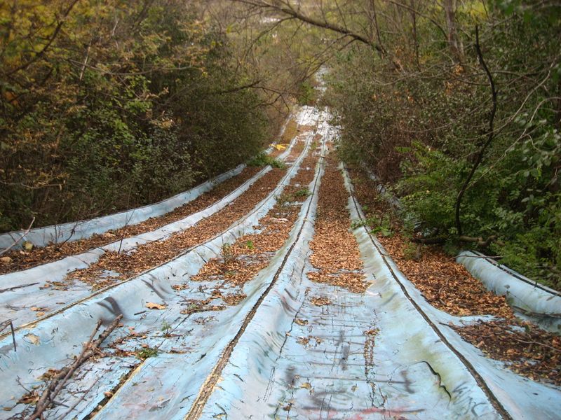23 Abandoned Amusement Parks In Illinois That Once Brought Joy To Thousands - Decor Hint Ebenezer Floppen Slopper's Wonderful Water Slides - Oakbrook Terrace