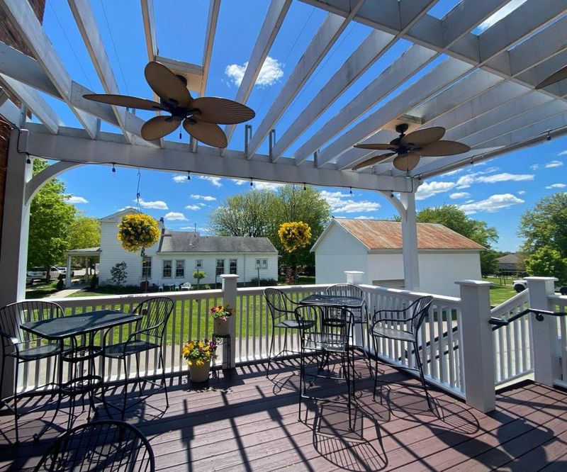 14 Must Try Kentucky Restaurants Where The Views Are As Good As The Food - Decor Hint Tousey House Tavern