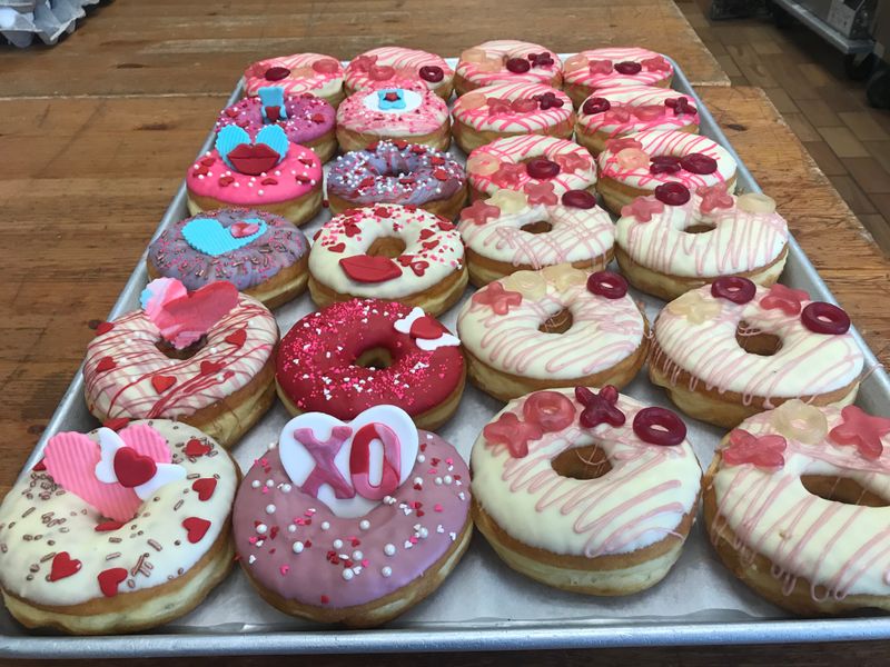 California's Most Irresistible Donut Shops Worth Waking Up Early For - Decor Hint California Donuts - Los Angeles