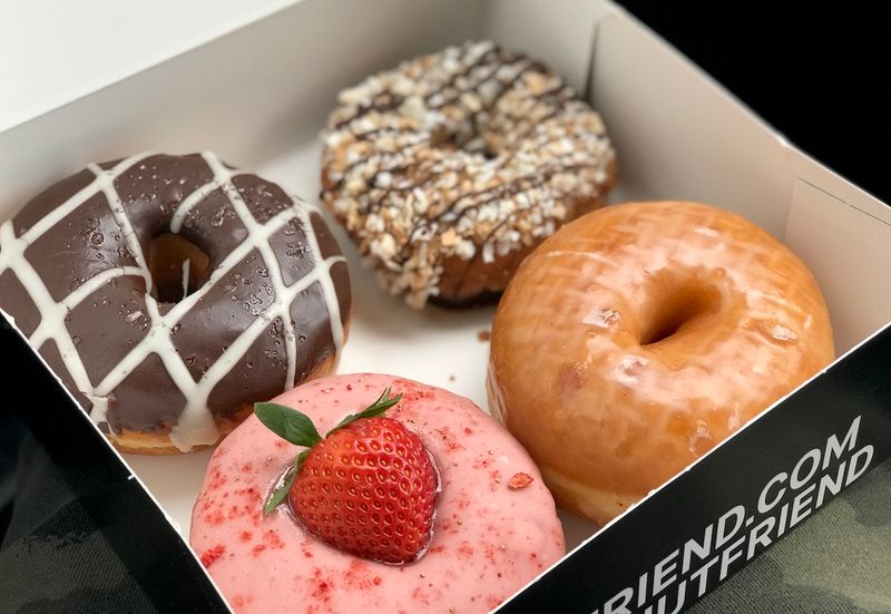 California's Most Irresistible Donut Shops Worth Waking Up Early For - Decor Hint Donut Friend - Los Angeles