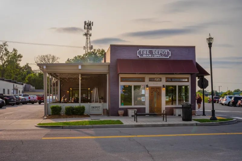 13 Ohio Diners That Make Comfort Food Taste Like Sunday Again - Decor Hint The Depot Diner