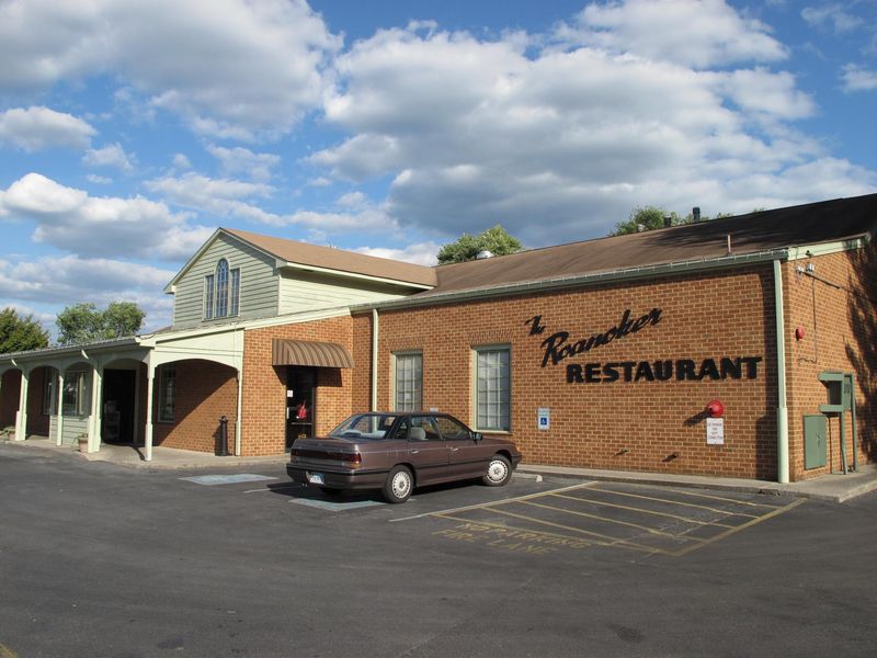 11 Timeless Virginia Restaurants That Prove Great Food Doesn't Have To Be Pricey - Decor Hint The Roanoker Restaurant
