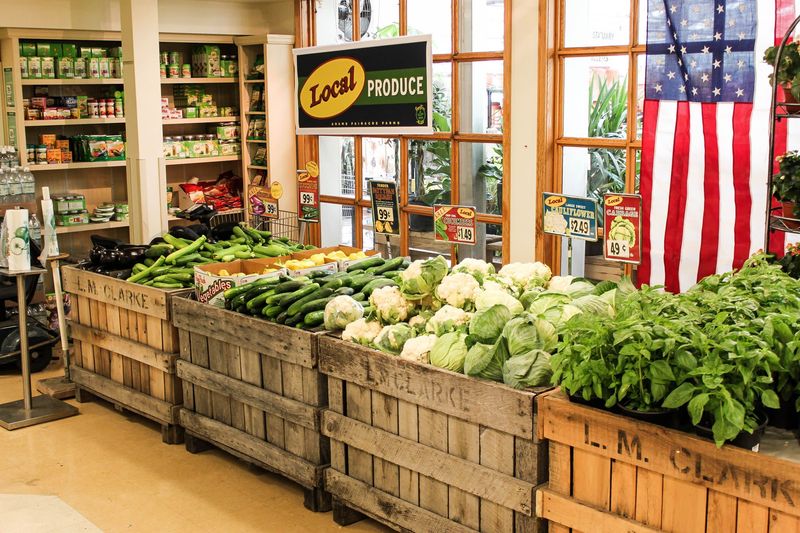 13 New York Grocery Stores Known For Fresh Chestnuts And Harvest Treats - Decor Hint Adams Fairacre Farms - Poughkeepsie