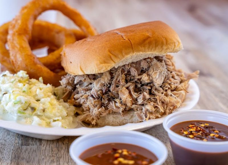 10 South Carolina Restaurants With BBQ Worth The Trip - Decor Hint Little Pigs Barbecue