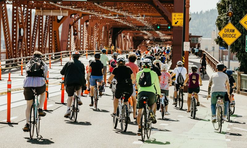 How To Explore Portland, Oregon Like Everyone Else Does - Decor Hint Ride, Walk, And Bike Like A Local