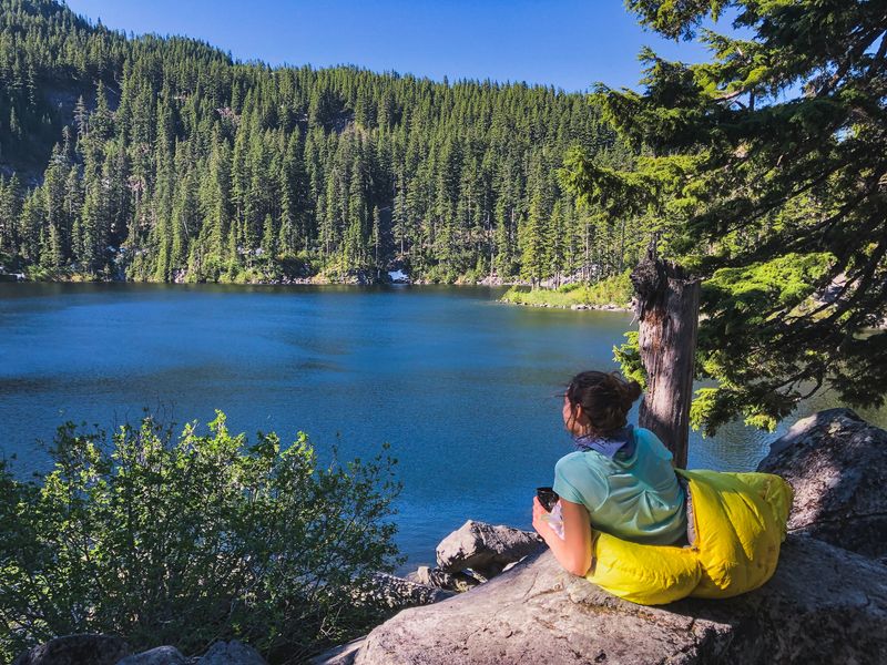Must Try Beginner Trails In Washington For The Perfect Fall Getaway - Decor Hint Ira Spring Trail to Mason Lake