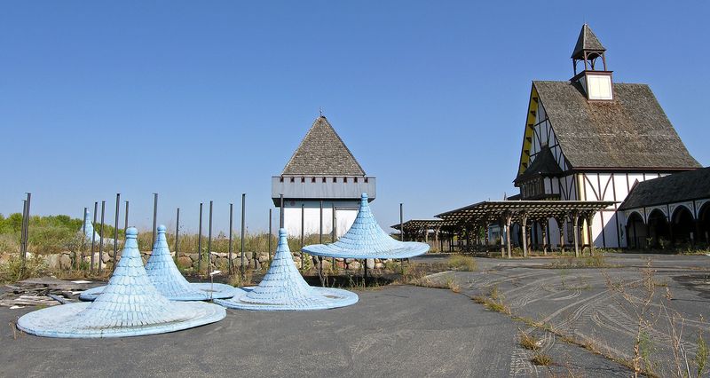 23 Abandoned Amusement Parks In Illinois That Once Brought Joy To Thousands - Decor Hint Shireland - Hampshire
