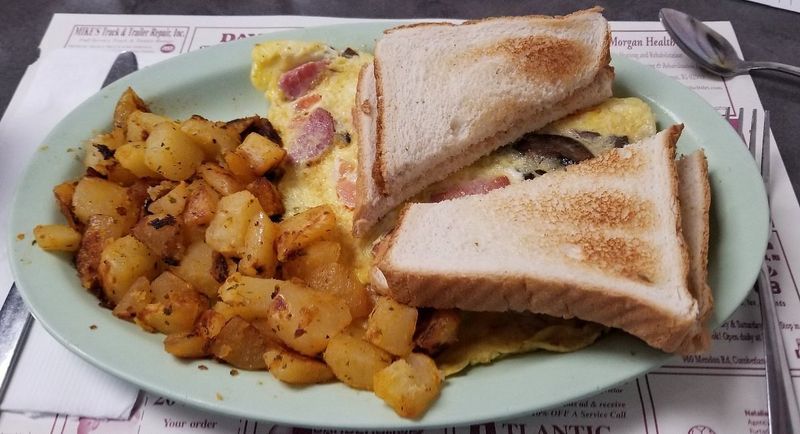 Rhode Island Soul Food Restaurants Serving Southern Comfort Up North - Decor Hint Betty's Southern Kitchen, East Providence