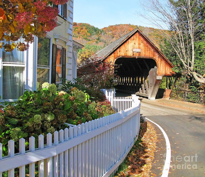 Middle Bridge: Woodstock's Postcard Perfect Span