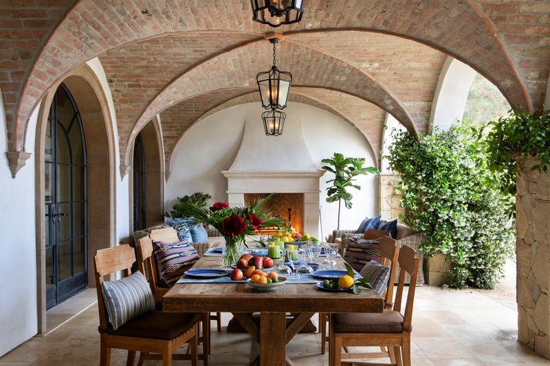 10 California Home Trends Expected To Cool - And 10 Heating Up - Decor Hint Mediterranean-Modern Fusion