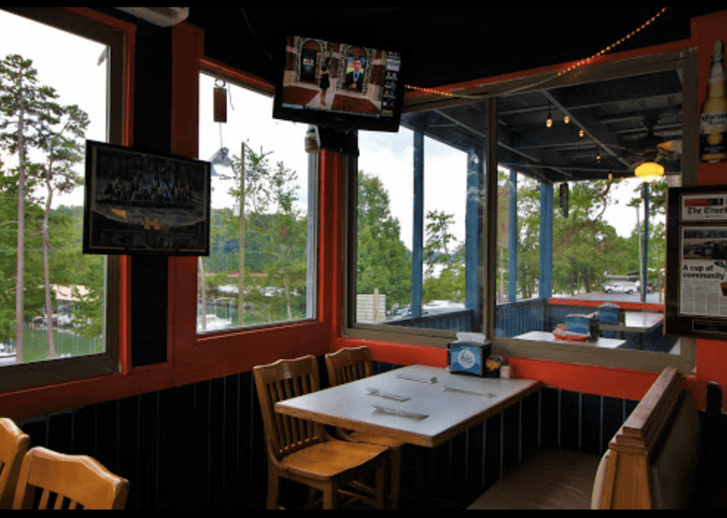 Enjoy These Georgia Restaurants Nestled By Scenic Lakes - Decor Hint Skogie's Lakefront Restaurant, Lake Lanier