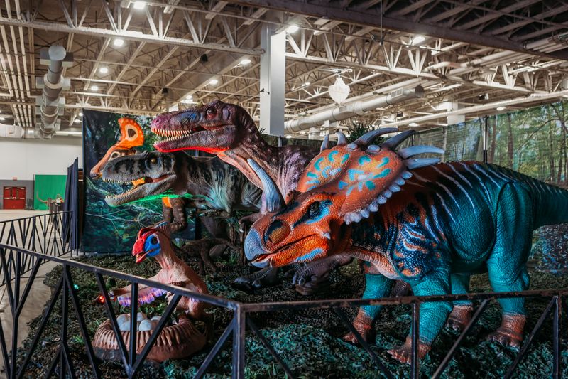 Take Photos At Dino-Themed Photo Ops