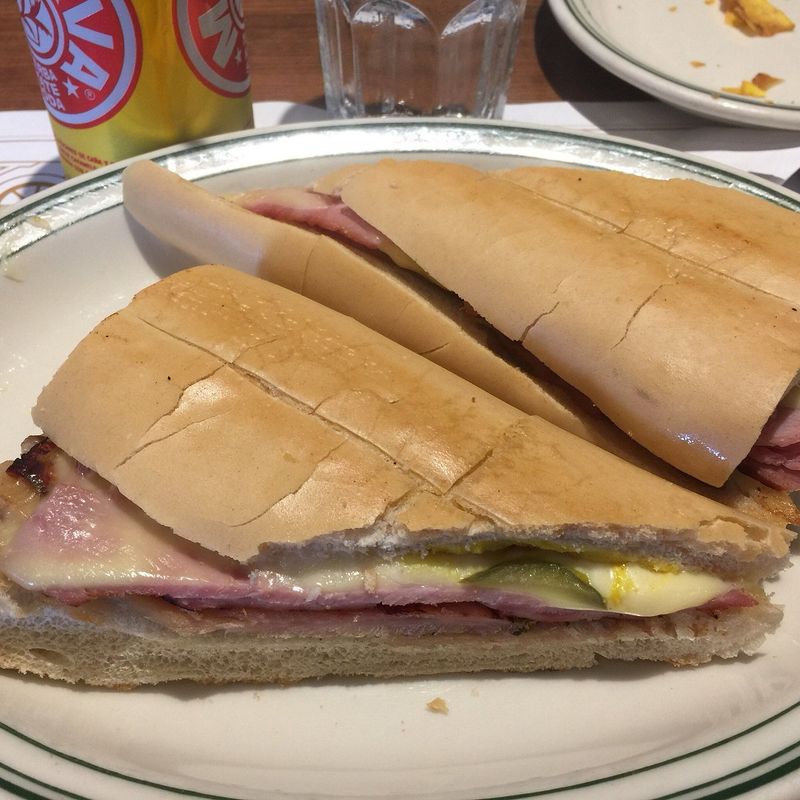 Miami Cuban Sandwiches You'll Think About Long After Lunch - Decor Hint La Carreta's Late-Night Lifesaver