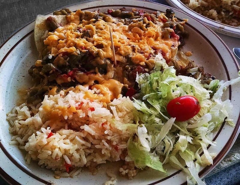 18 New Mexico Mexican Restaurants Known For Unforgettable Salsa - Decor Hint Frontier Restaurant - Albuquerque