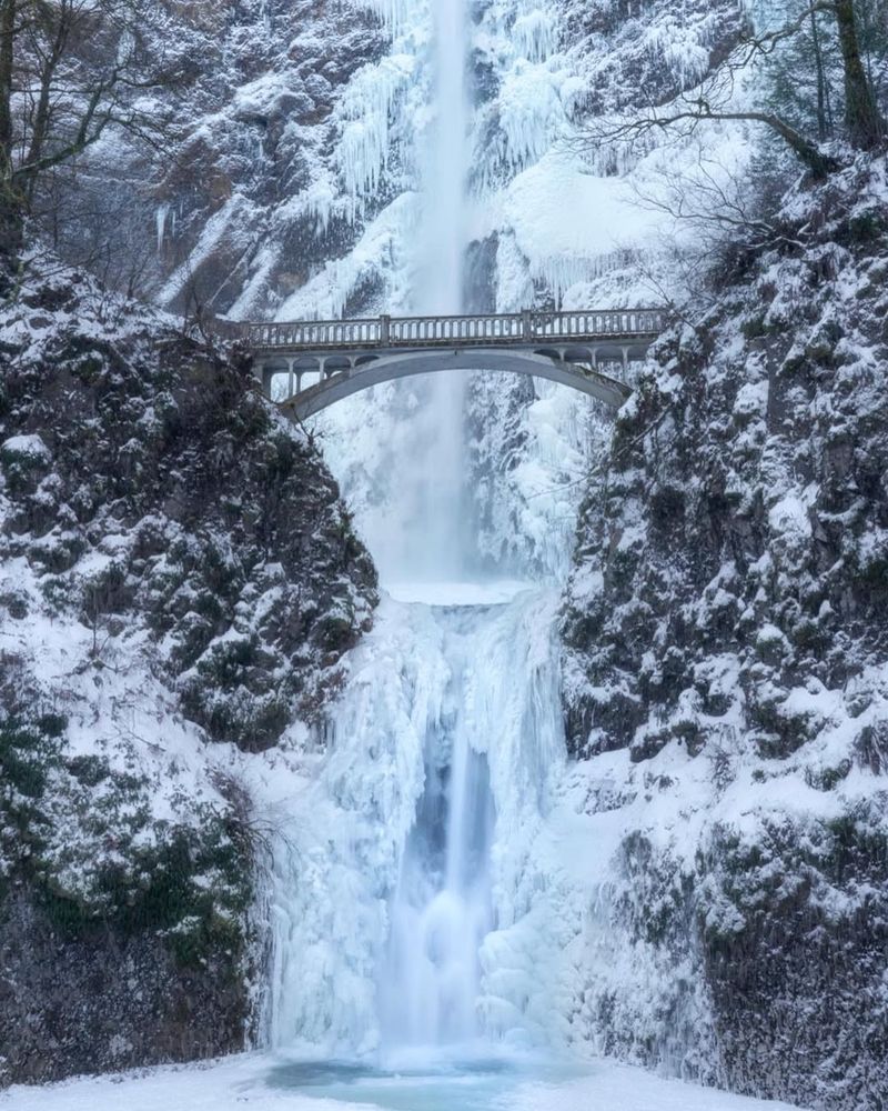 Oregon's Top Winter Holiday Destinations You Can't Miss - Decor Hint Columbia River Gorge