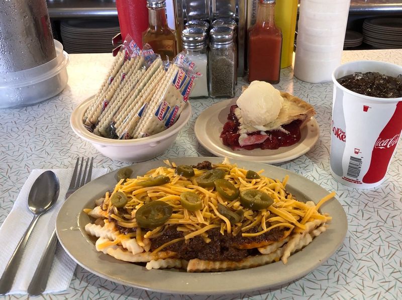 10 Missouri Soul Food Buffets Worth The Trip For Down-Home Cooking - Decor Hint Fred and Red's