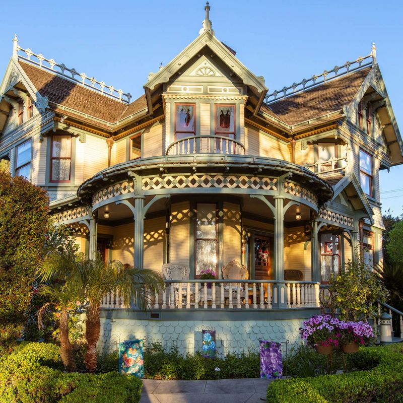 Architectural Masterpieces Attract Collectors
