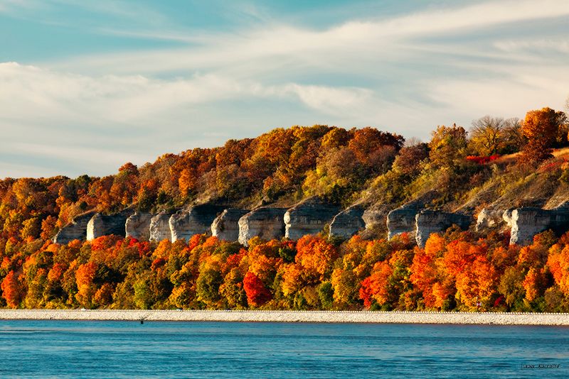 Experience Fall Magic In This Picturesque Illinois River Town - Decor Hint Stunning Fall Foliage
