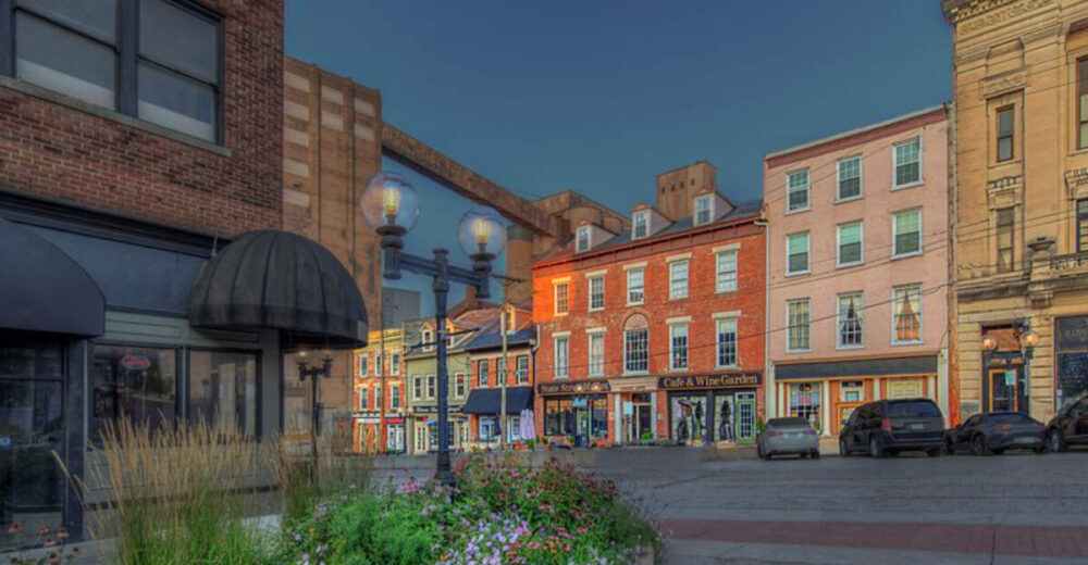 Experience Fall Magic In This Picturesque Illinois River Town - Decor Hint