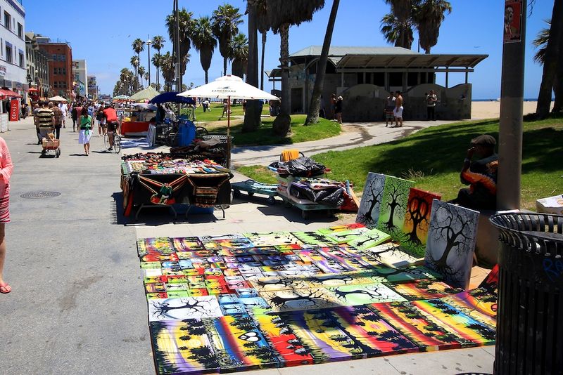 Stroll The Venice Beach Boardwalk And See The Street Performers