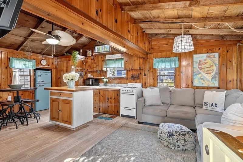 Living Room: The Heart Of Beach Living