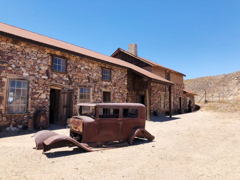 These Abandoned Arizona Towns Are Eerily Beautiful - Decor Hint Vulture City (Near Wickenburg)