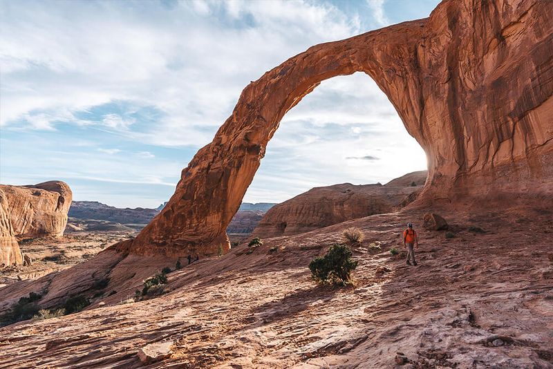 Trails In Utah That Show Why Hiking Here Is Unforgettable - Decor Hint Corona Arch Trail near Moab