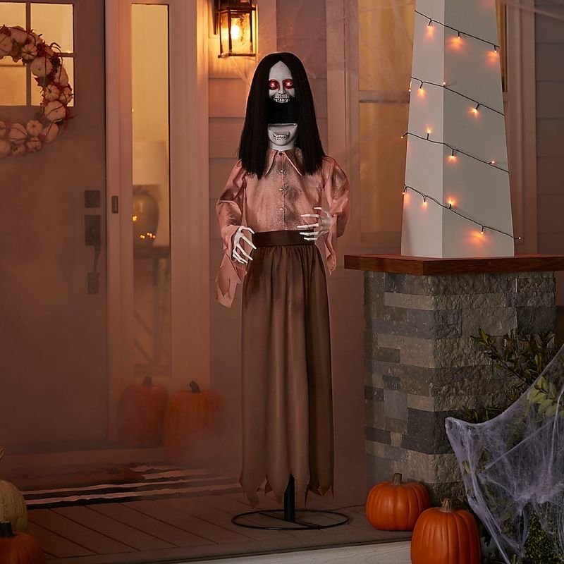 Halloween Decorations California Designers Say You Should Avoid - Decor Hint Sound-Activated Screaming Props