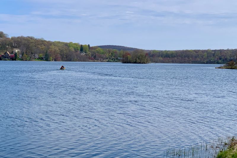 Escape The Crowds At These 16 Quiet Lakes In New Jersey - Decor Hint Lake Musconetcong