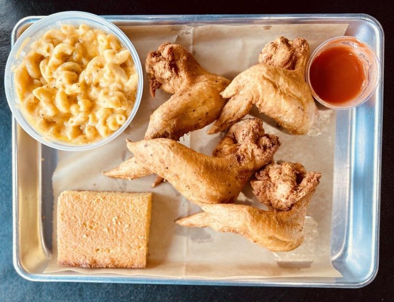 16 Washington Family-Owned Fried Chicken Restaurants Perfect For Rainy Days - Decor Hint Nana's Southern Kitchen (Kent)