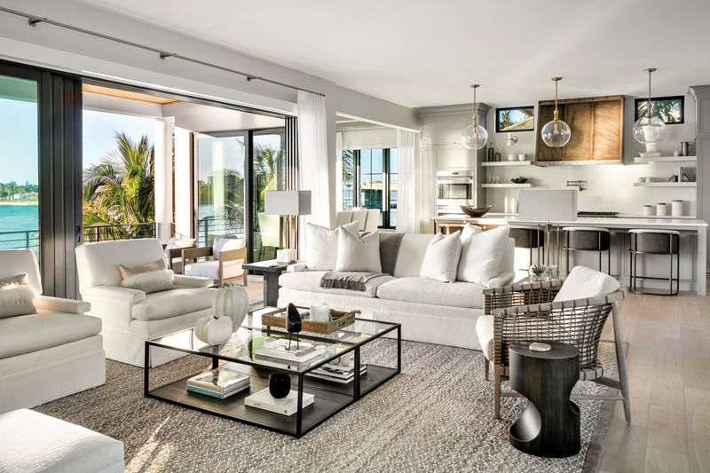 Home Design Trends In Florida People Don't Like - Decor Hint Oversized Furniture