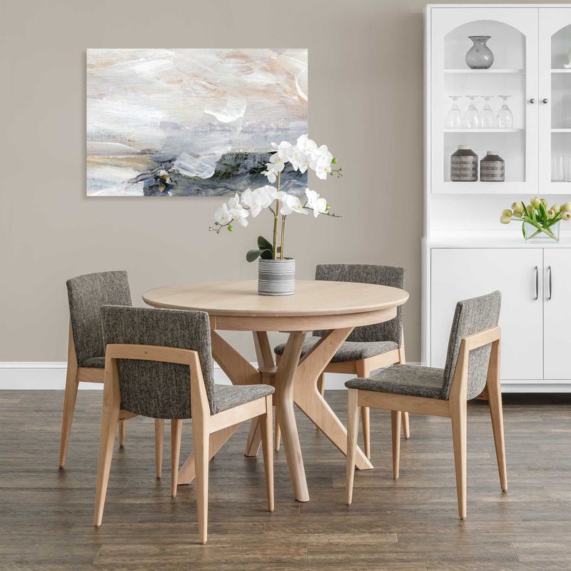 Modern Mennonite Minimalism