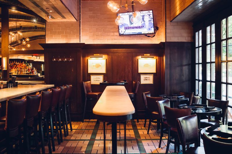 10 Pennsylvania Seafood Restaurants Locals Can't Stop Talking About - Decor Hint Devon Seafood Grill