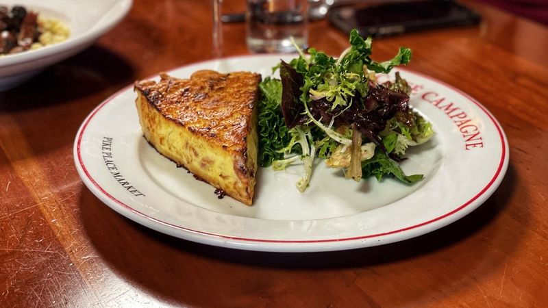 This Quaint Kentucky City Near Lexington Blends Rolling Farmland With Incredible Local Dining - Decor Hint Where To Eat