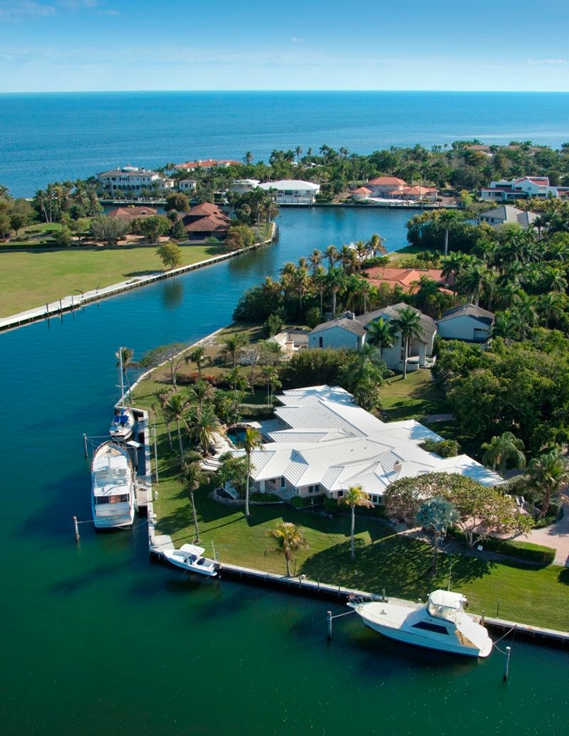 Discover Florida's 50 Most Elite Suburbs, Miami Takes The Lead - Decor Hint Gables Estates (Coral Gables, Miami Area)