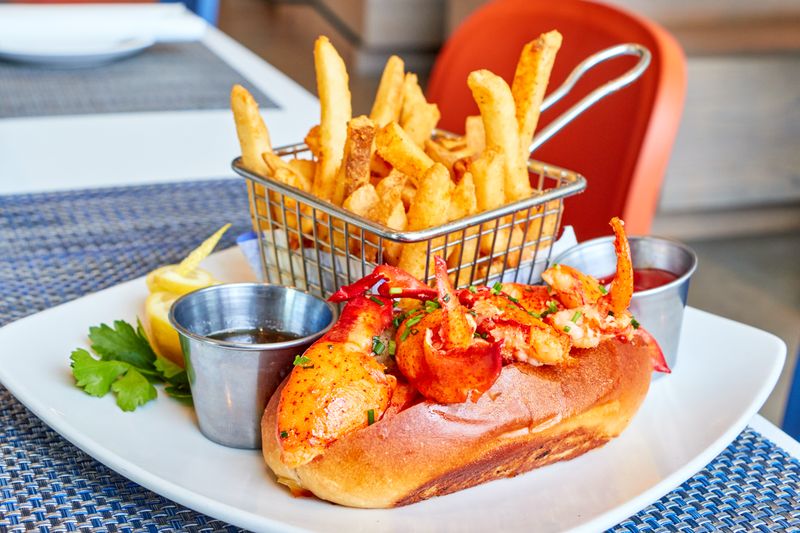 Atlanta's, Georgia Best Fried-Fish Sandwiches, Ranked - Decor Hint Big B's Fish Joint