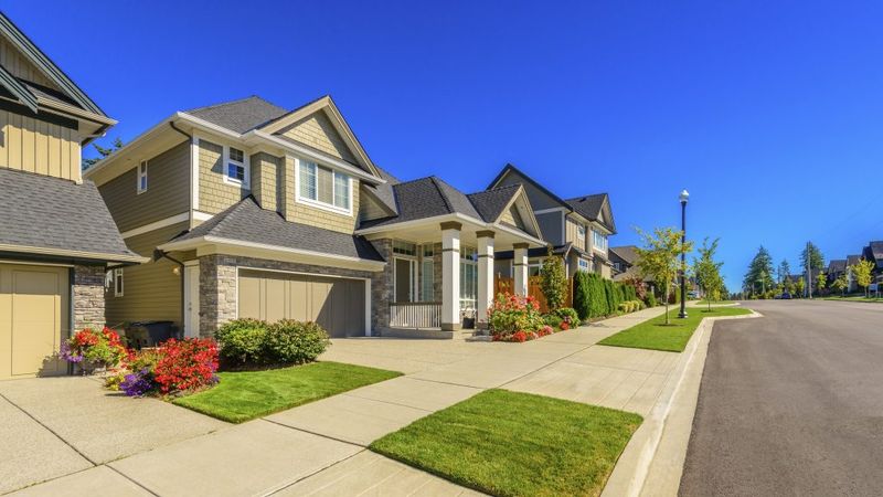 6 Nebraska Properties Declining Fast And 10 That Don't Move - Decor Hint Entry-Level Single-Family Homes In Desirable Suburbs
