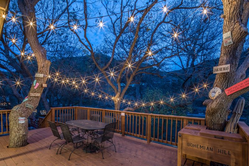 Lantern-Style Lighting That Glows At Dusk