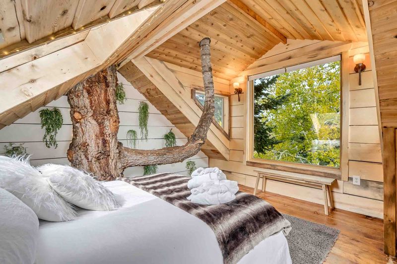 Michigan Lake House Bedrooms Perfect For Snuggling Up Lakeside - Decor Hint Treehouse Sanctuary on Spider Lake