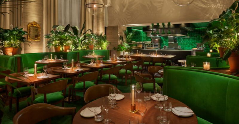 Florida Restaurants You’ll Wait Weeks To Dine At, But Won’t Regret It