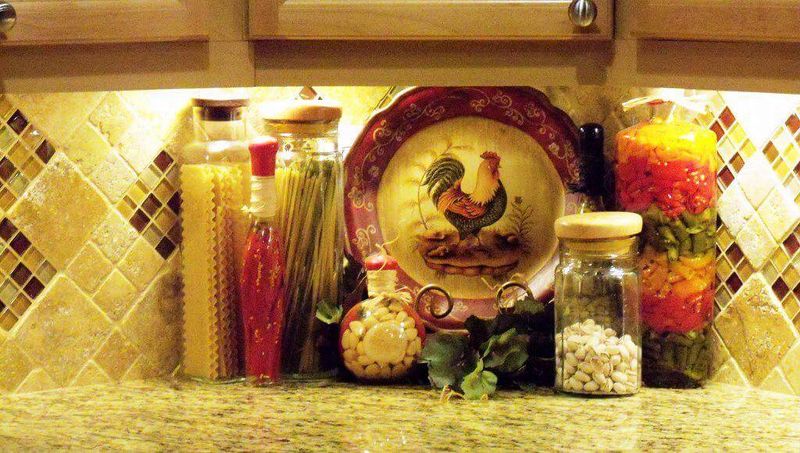 Themed Rooster Decor